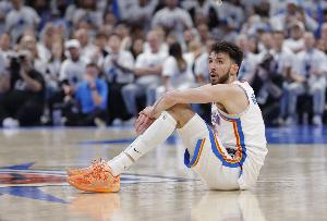 韦德：切特的合同本来也不是为了让他接管比赛 那是SGA的活