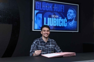 官方：奥地利队补招沙尔克中场柳比西奇，顶替鲍姆加特纳