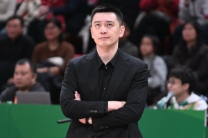 杨鸣：中国篮球其实跟中国足球差不多 杨瀚森在NBA打得很挣扎