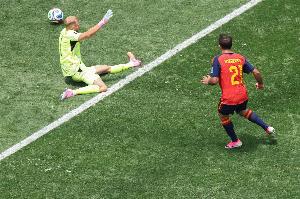 奥地利门将：0-1时仍有信心，0-2时坚持到底，但0-3时比赛已结束