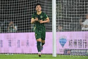 本赛季陶强龙中超打进4球，均是替补出场后在下半场补时阶段打进